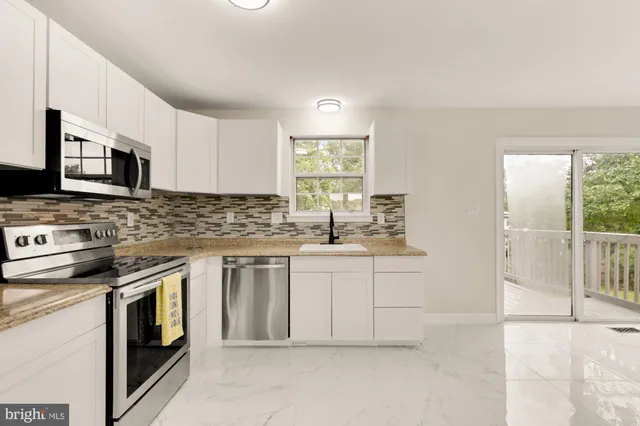 $415,000 | 5306 Plaza Circle, District Heights, MD 20747