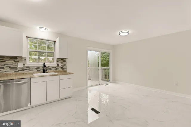 $415,000 | 5306 Plaza Circle, District Heights, MD 20747