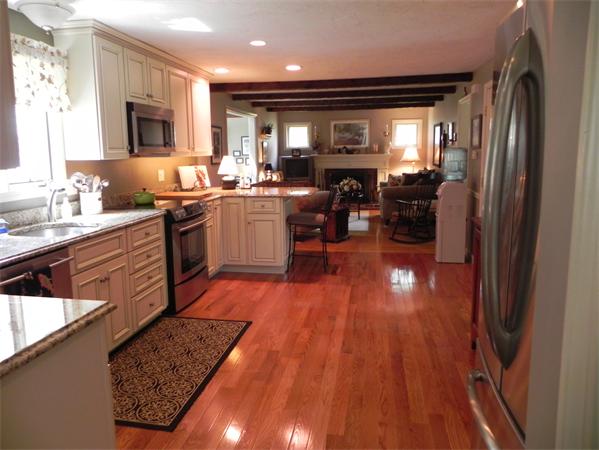 100 Country Road Hanover, MA 02339 - Photo 4 of 16