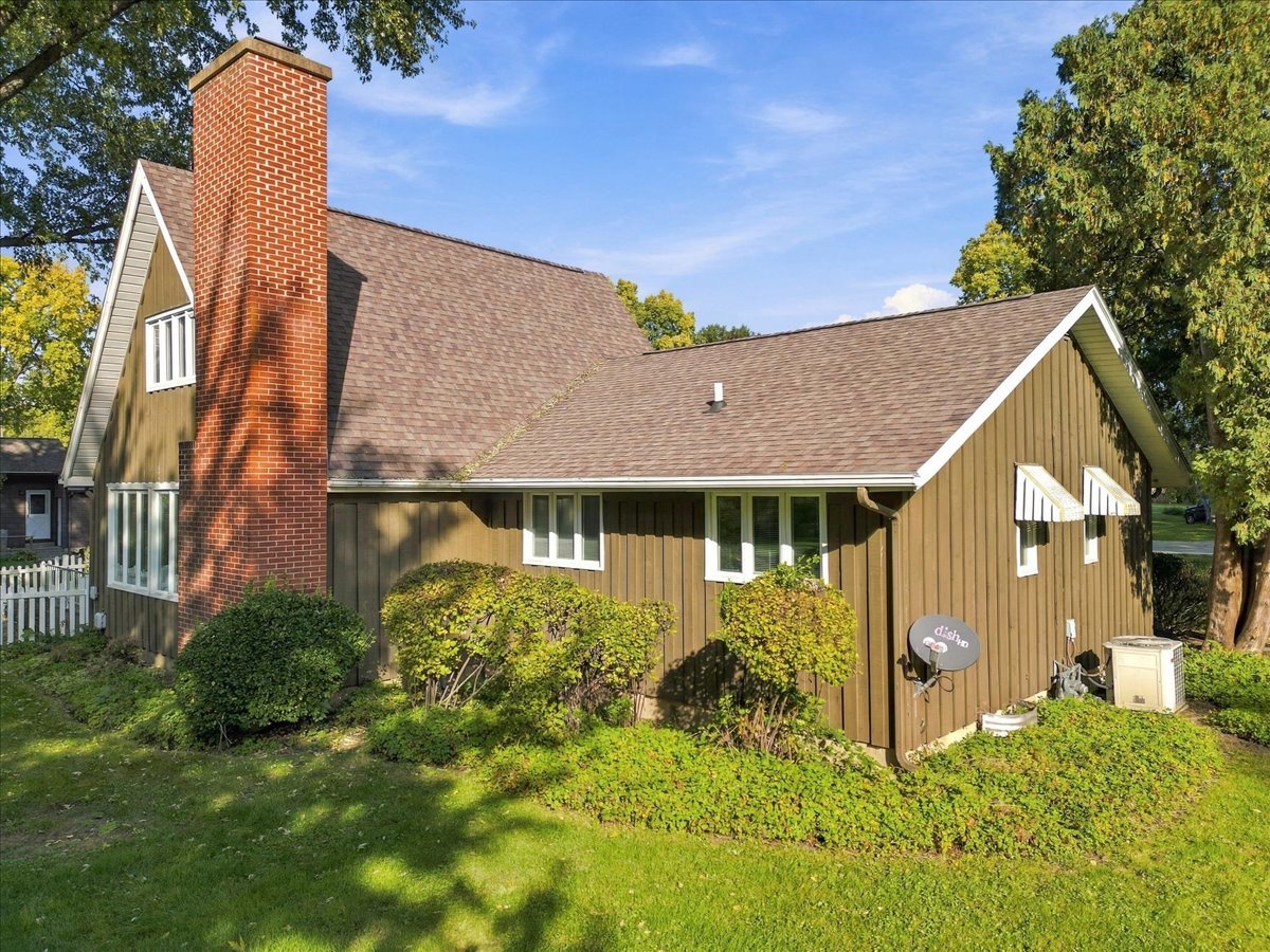 1401 Crane Road Sterling, IL 61081 - Photo 8 of 31 Gallery Image 8