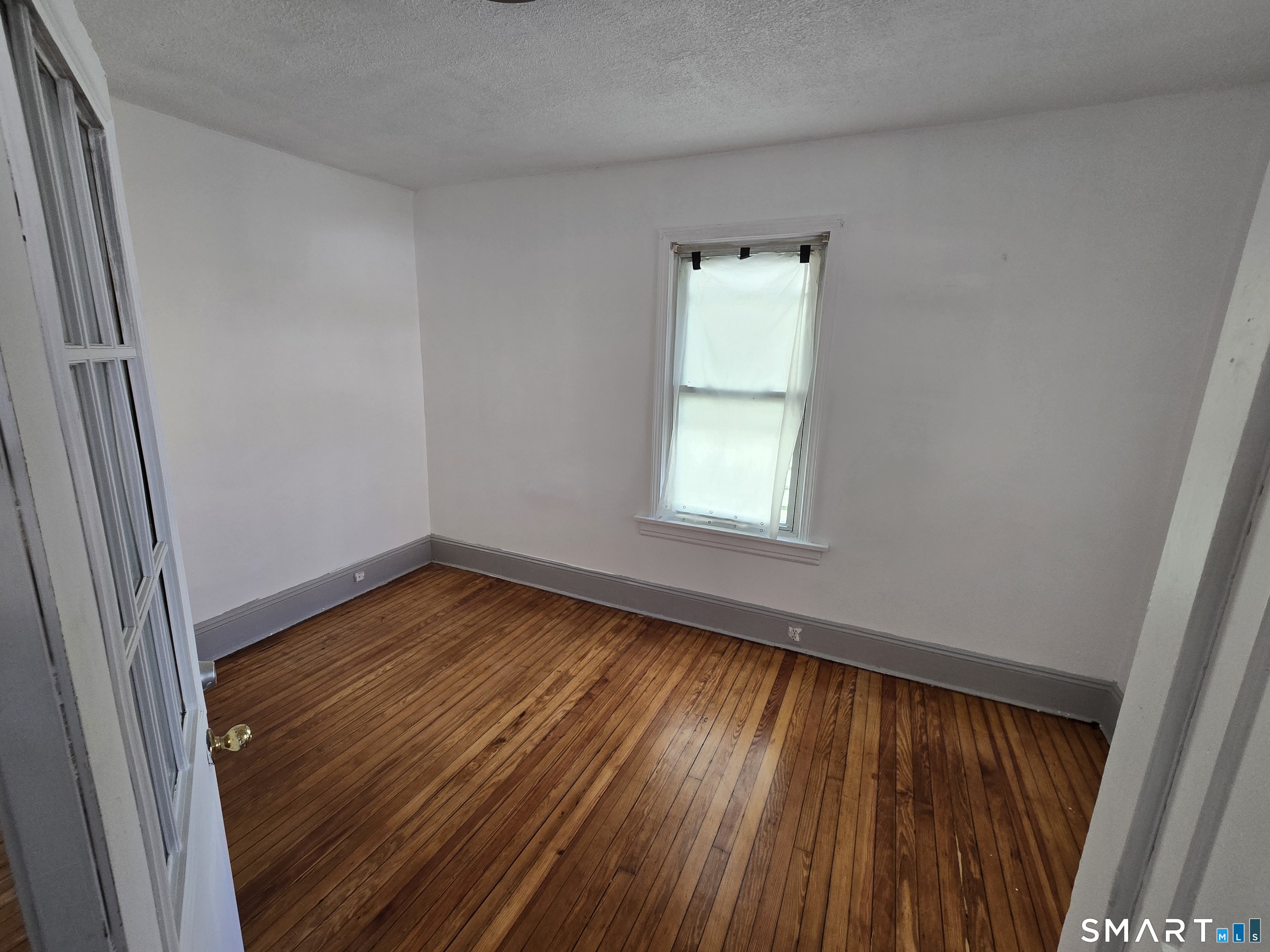 98 Cowles Street Bridgeport, CT 06607 - Photo 12 of 19
