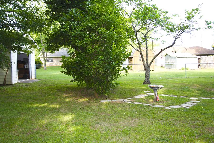 515 East Michigan Avenue Foley, AL 36535 - Photo 12 of 15 yard