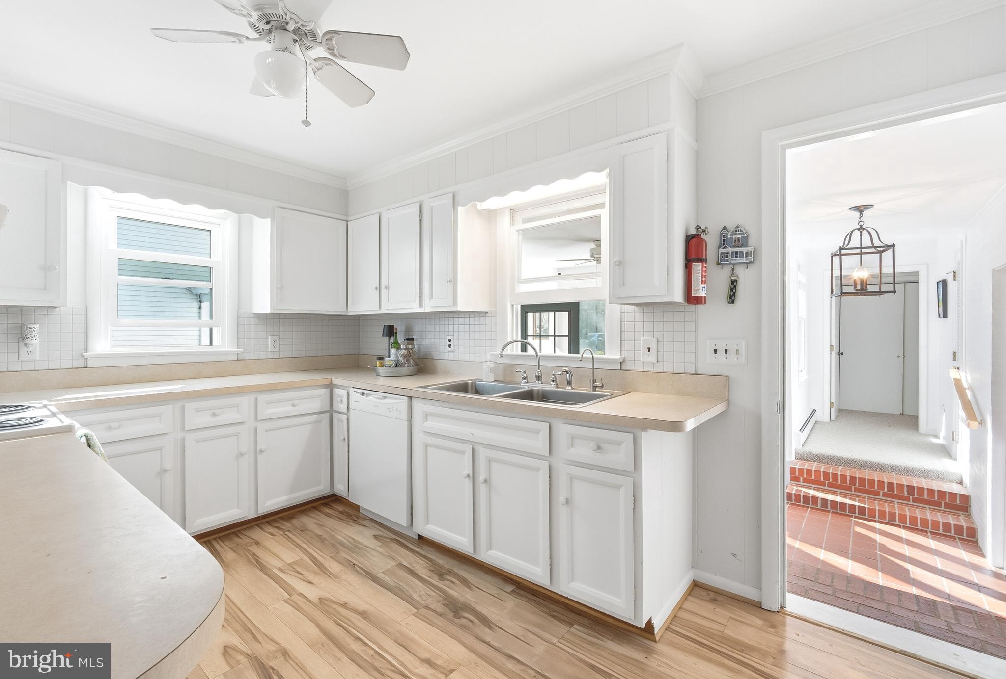 24318 Oakwood Park Road St. Michaels, MD 21663 - Photo 20 of 44 Kitchen