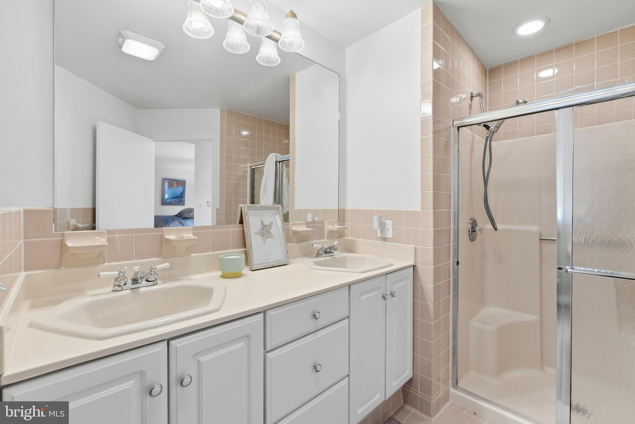 24318 Oakwood Park Road St. Michaels, MD 21663 - Photo 28 of 44 Owners Bathroom