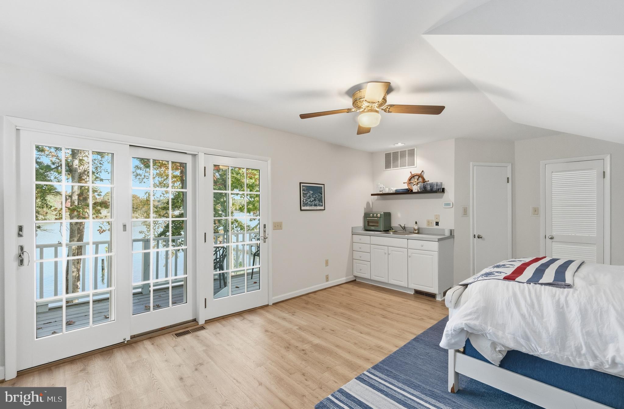 24318 Oakwood Park Road St. Michaels, MD 21663 - Photo 34 of 44 Guest Suite with Waterfront Views, Carriage House