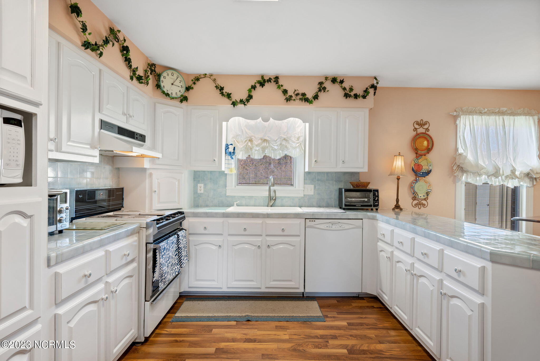 689 Lake Road Hertford, NC 27944 - Photo 11 of 51 Kitchen