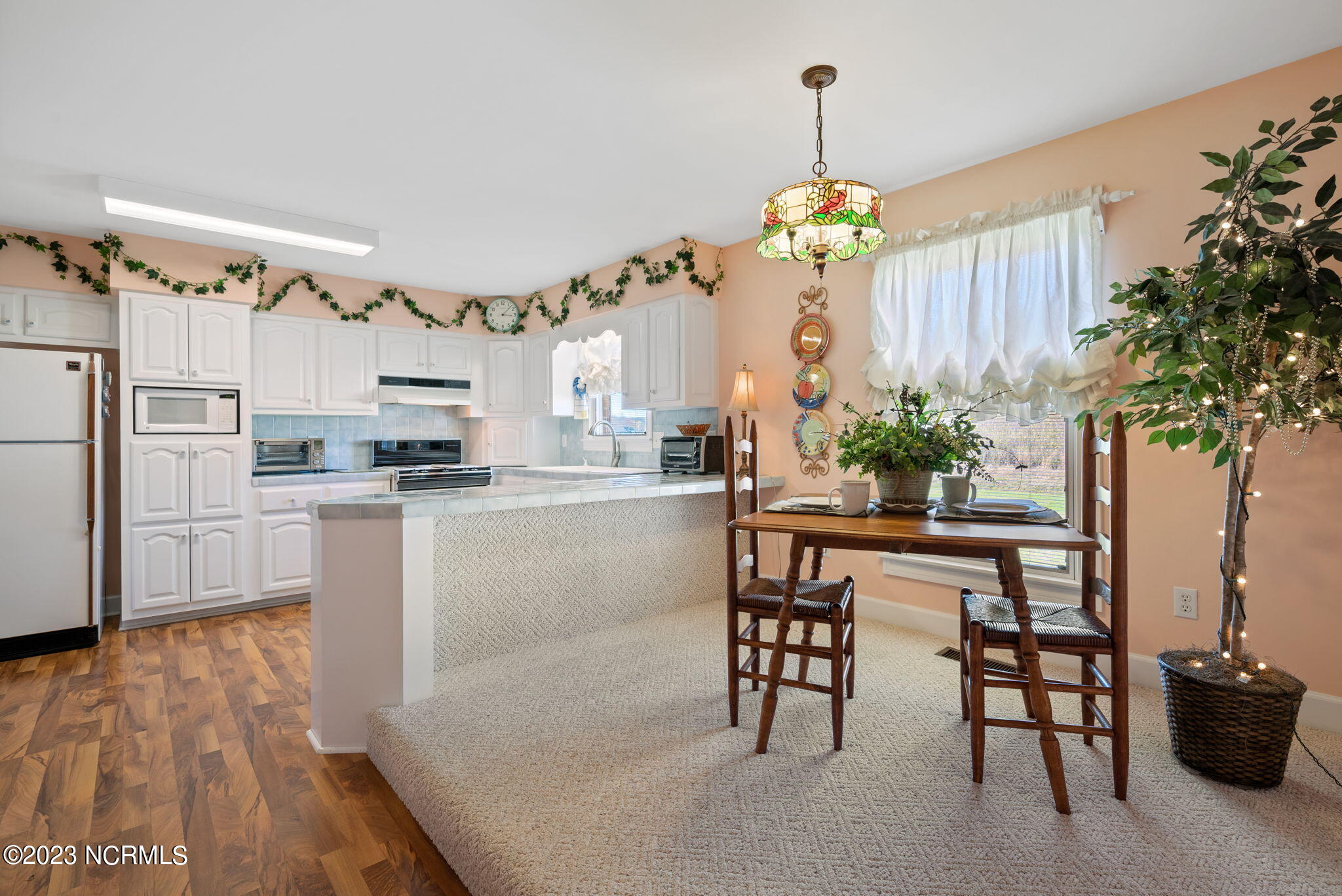689 Lake Road Hertford, NC 27944 - Photo 16 of 51 Eat In Area