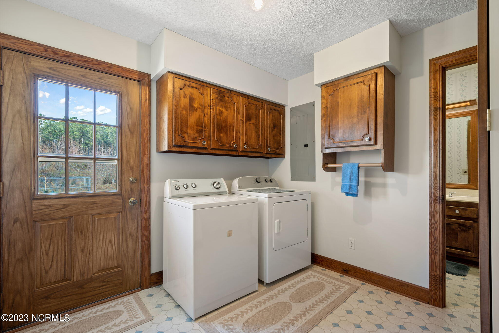 689 Lake Road Hertford, NC 27944 - Photo 17 of 51 Laundry Room