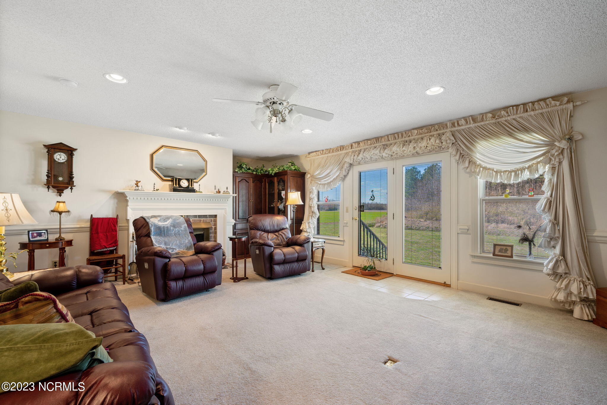 689 Lake Road Hertford, NC 27944 - Photo 10 of 51 Den