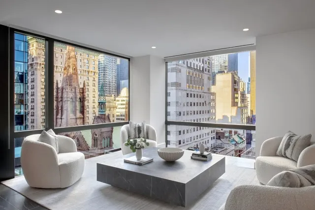 $1,700,000 | 721 5th Avenue, Unit 30H | Midtown East