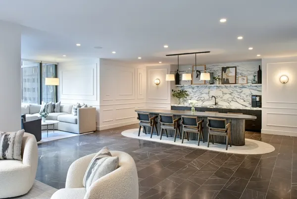 $1,700,000 | 721 5th Avenue, Unit 30H | Midtown East