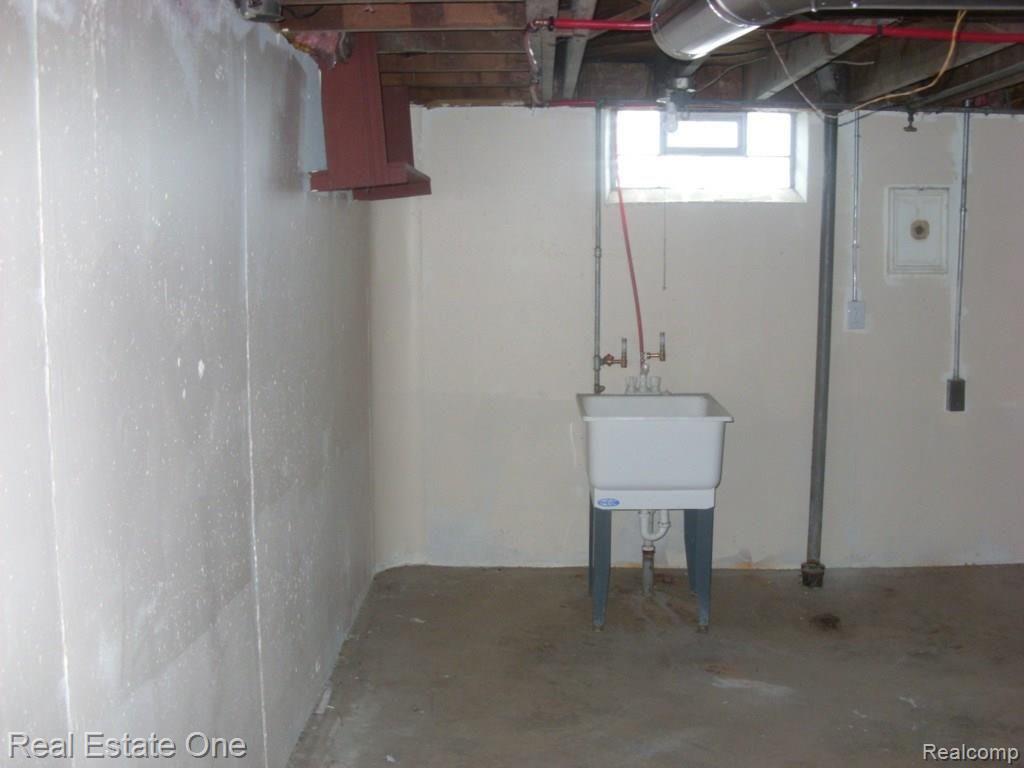 26596 Morley Street Inkster, MI 48141 - Photo 9 of 35 26595 Morley Basement 4.jpg