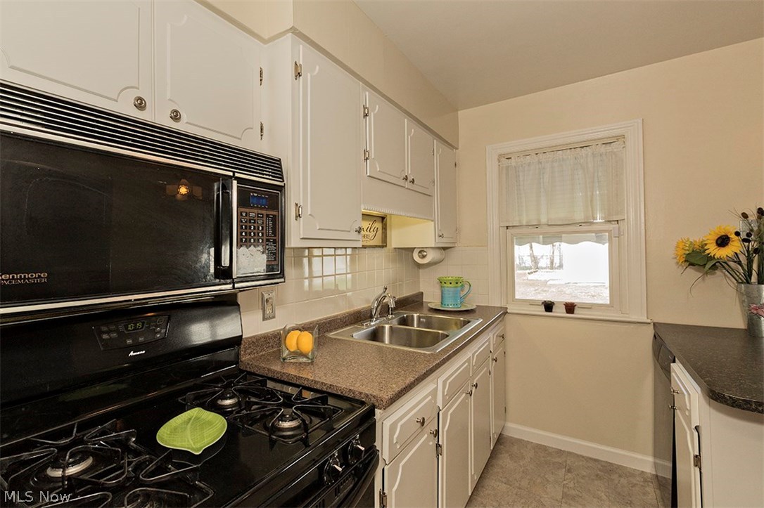 1544 Winchester Road Lyndhurst, OH 44124 - Photo 8 of 35
