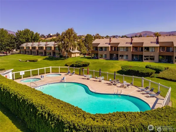 $1 | 1 Tennis 655-i2, Manson, WA 98831