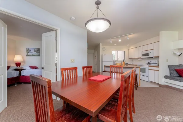 $1 | 1 Tennis 655-i2, Manson, WA 98831