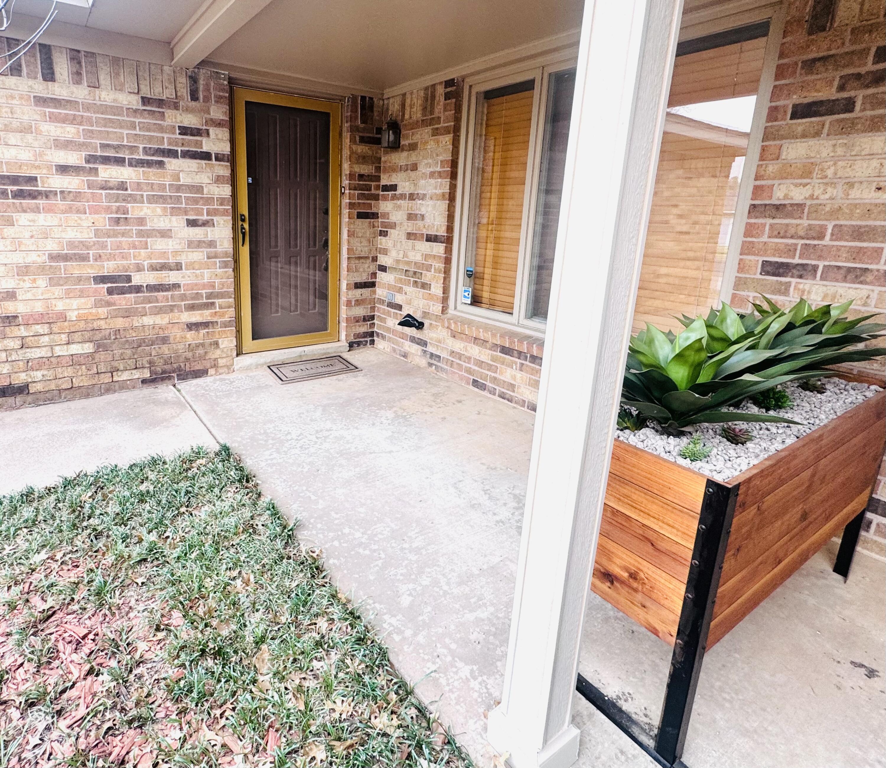 5809 2nd Street Lubbock, TX 79416 - Photo 2 of 17 IMG_8602