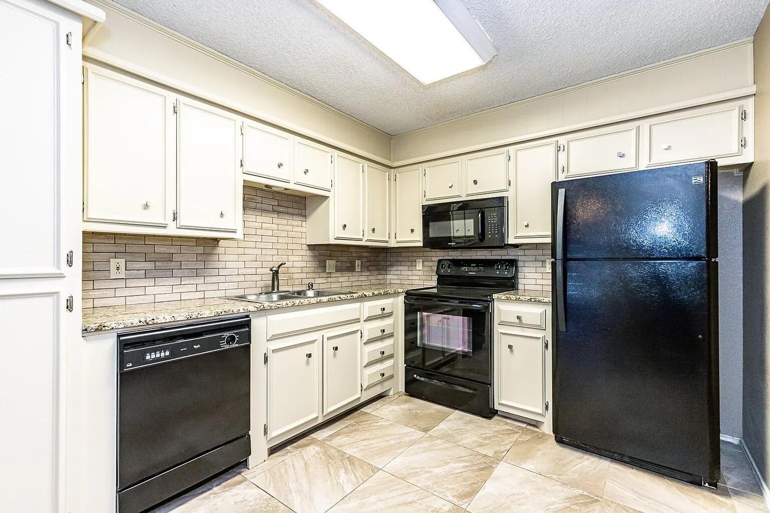 5809 2nd Street Lubbock, TX 79416 - Photo 5 of 17 Kitchen