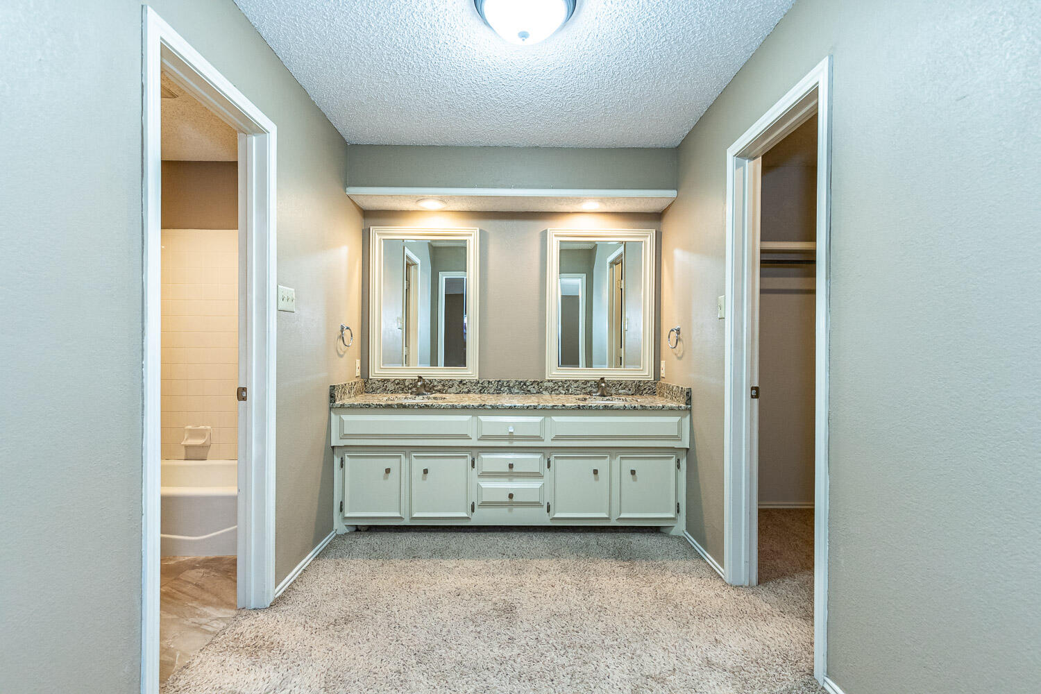 5809 2nd Street Lubbock, TX 79416 - Photo 9 of 17 Primary Bath