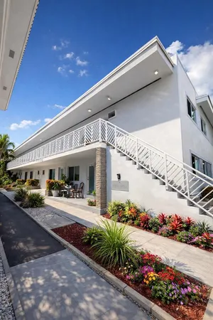 $1,795 | 935 Bay Drive, Unit 3, Miami Beach, FL 33141