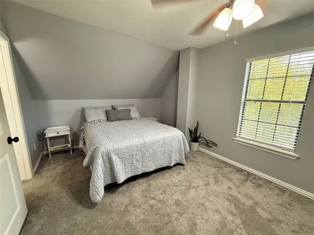 $2,400 | 2221 Coveside, Kemah, TX 77565