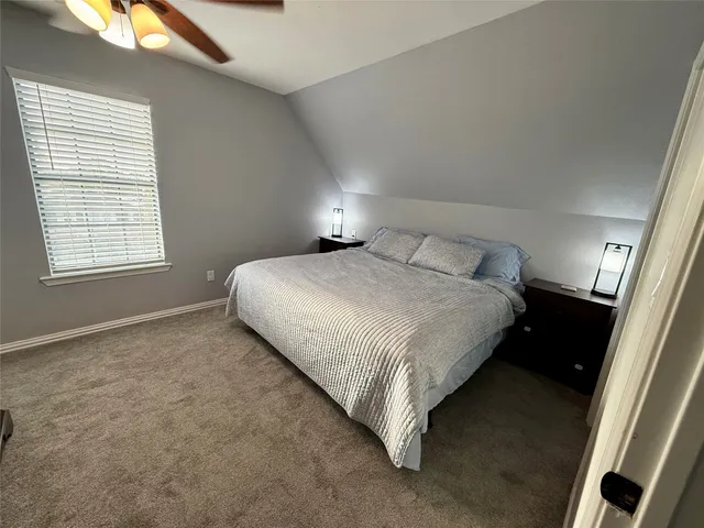 $2,400 | 2221 Coveside, Kemah, TX 77565