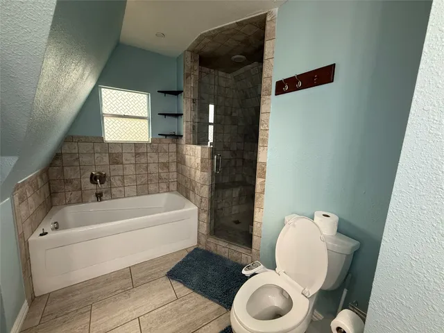 $2,400 | 2221 Coveside, Kemah, TX 77565