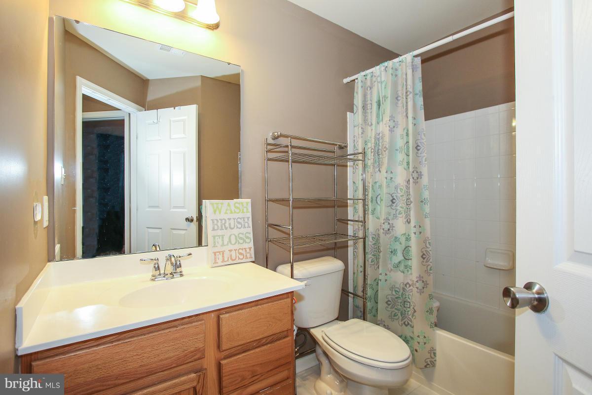 2062 Spring Run Circle Frederick, MD 21702 - Photo 16 of 30 Upper Level Hall Bath