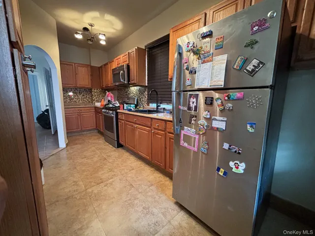 $3,800 | 1718 Melville Street | Van Nest