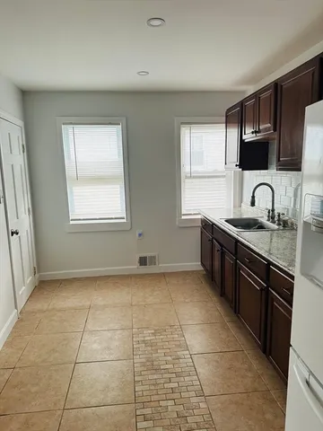 $2,600 | 5 Oxford Park, Unit 1, Revere, MA 02151