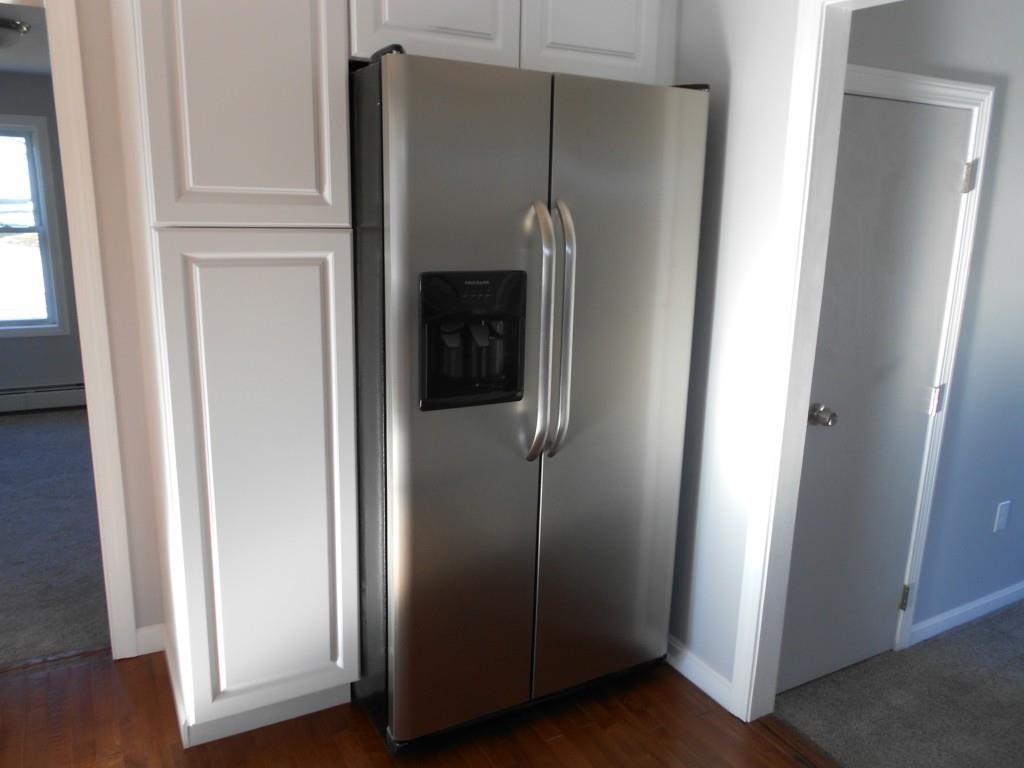 77 Main Street Windham, ME 04062 - Photo 9 of 22 New Frigidaire side by side...