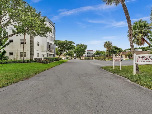 $117,200 | 3990 Northwest 42nd Avenue, Unit 308, Lauderdale Lakes, FL 33319
