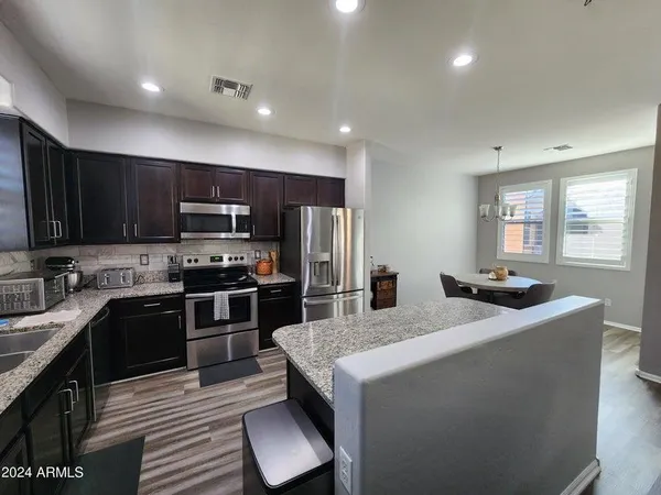 $1,800 | 1822 North 77th Glen, Phoenix, AZ 85035
