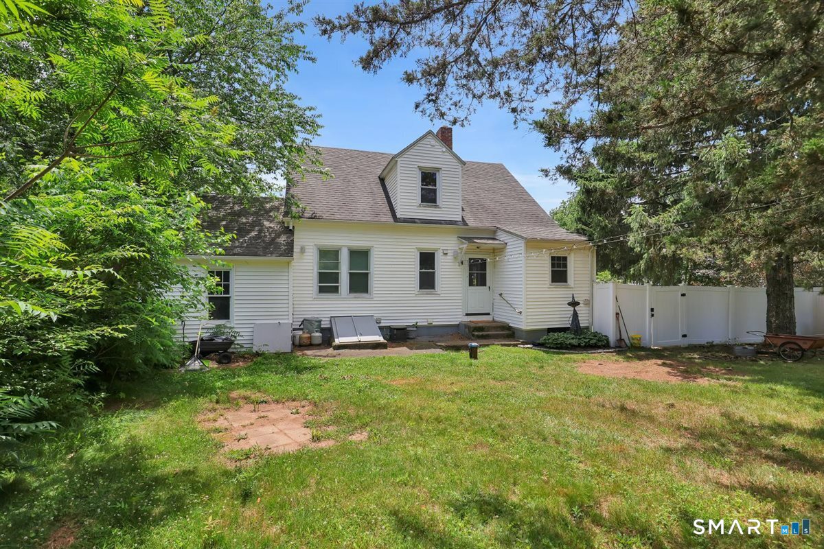 32 Maple Street Middlefield, CT 06481 - Photo 15 of 21 Large Fenced in Backyard!