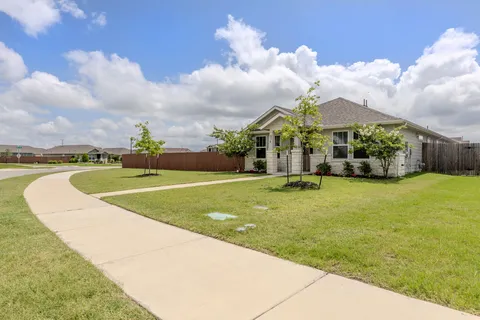 $340,000 | 934 Main Street, Hutto, TX 78634