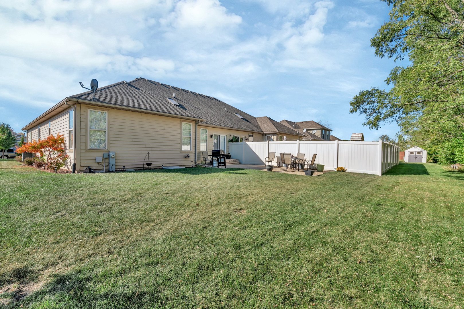 1801 Red Willow Road Morris, IL 60450 - Photo 29 of 29 a front view of a house with a yard