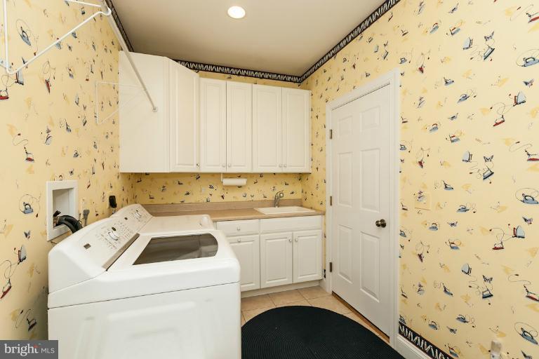13763 Bottom Road Hydes, MD 21082 - Photo 17 of 30 Separate Main Level Laundry Room w/Built in Sink!