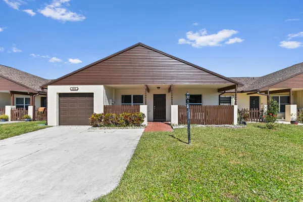 $3,000 | 8515 Lakepoint Court, Lake Worth, FL 33467