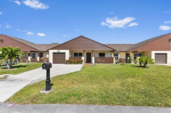 $3,000 | 8515 Lakepoint Court, Lake Worth, FL 33467