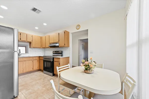 $3,000 | 8515 Lakepoint Court, Lake Worth, FL 33467