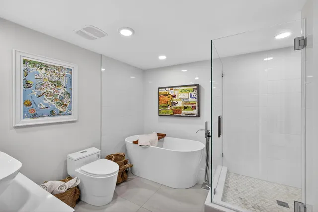 $1,250,000 | 5540 North Ocean Drive, Unit 14B, Singer Island, FL 33404