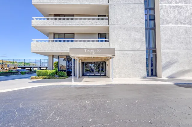 $1,250,000 | 5540 North Ocean Drive, Unit 14B, Singer Island, FL 33404