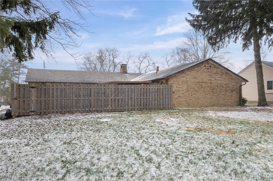 15472 Howe Road Strongsville, OH 44136 - Photo 28 of 32 back yard