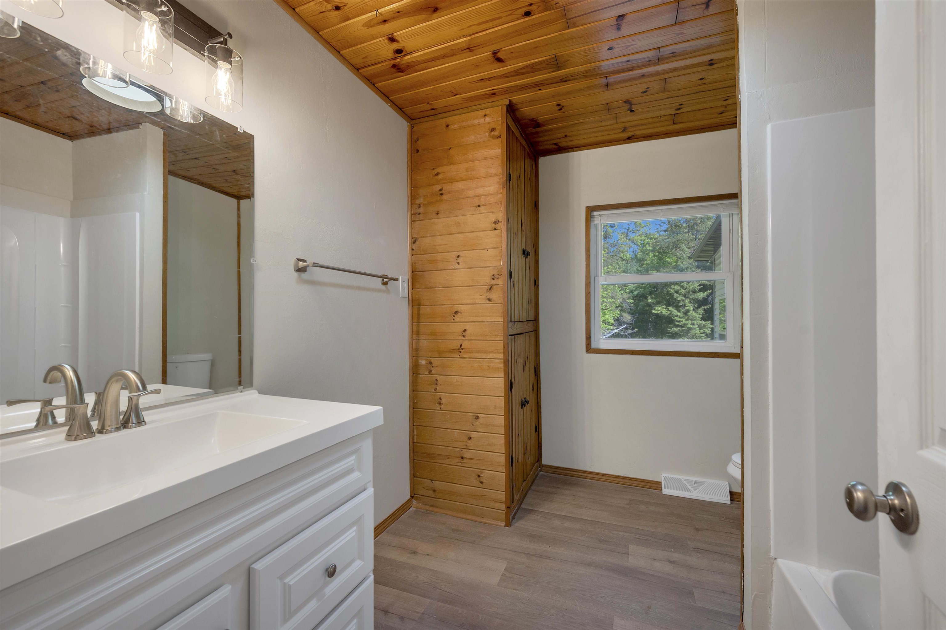 W11252 Pallock Lane Crivitz, WI 54114 - Photo 7 of 55