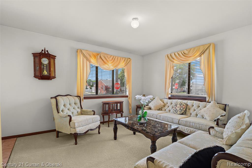 5296 Chase Road Dearborn, MI 48126 - Photo 15 of 36