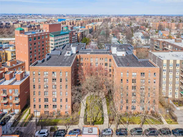 $349,000 | 140-33 34th Avenue, Unit 5C | Flushing