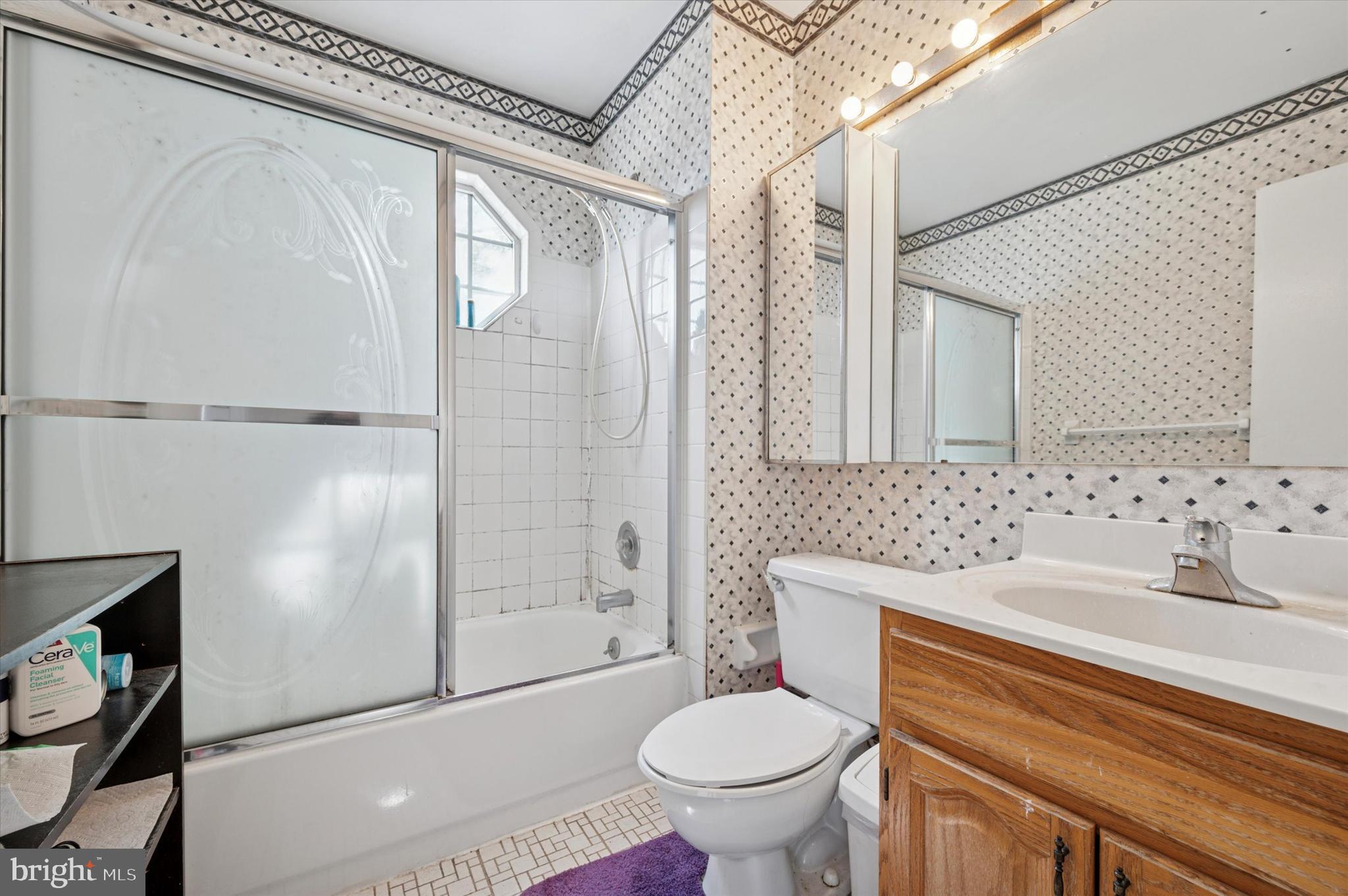 12818 Galdi Lane Philadelphia, PA 19154 - Photo 19 of 25 a bathroom with a sink toilet and shower