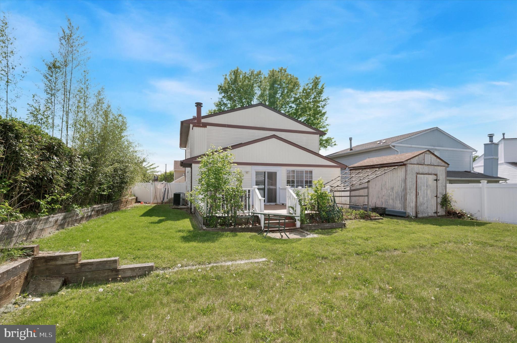 12818 Galdi Lane Philadelphia, PA 19154 - Photo 23 of 25 front view of a house with a yard