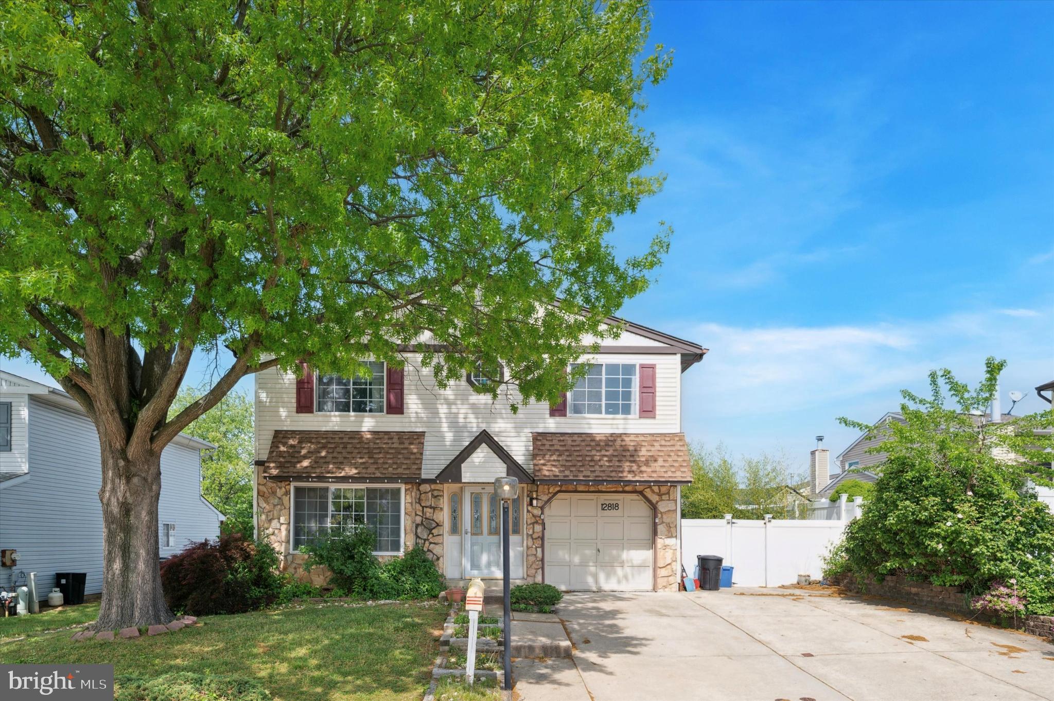 12818 Galdi Lane Philadelphia, PA 19154 - Photo 25 of 25 a front view of a house with a garden