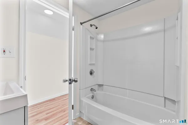 $1,350 | 83 Prospect Street, Unit 5, Bristol, CT 06010