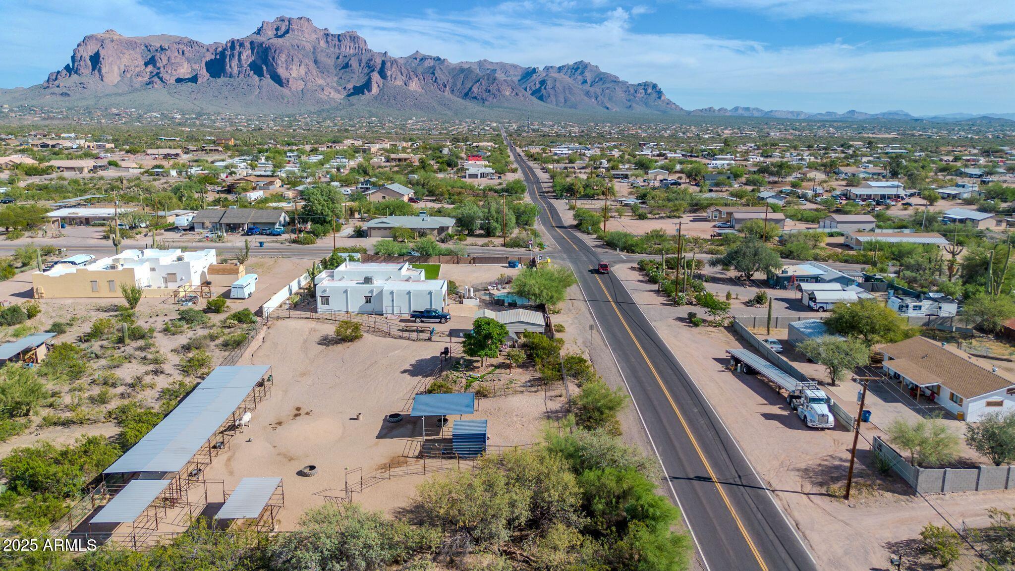 822 North Cortez Road Apache Junction, AZ 85119 - Photo 4 of 54